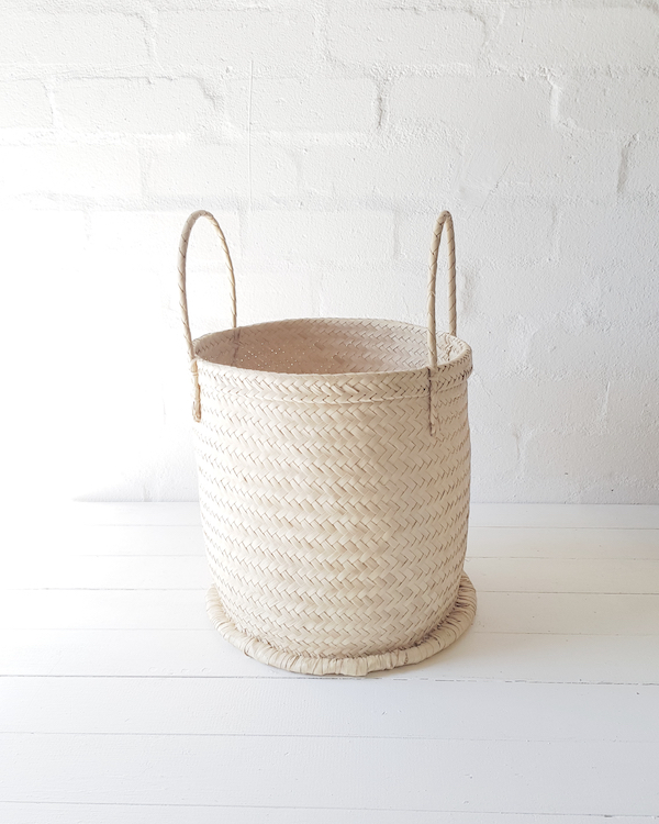 Round Blanket Basket - <p style='text-align: center;'><b>HOT NEW ITEM</b><br>
R 100</p>